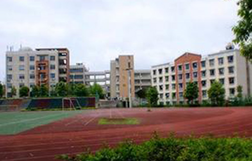 清镇市笫七中学