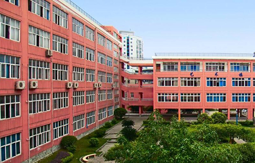 四川省成都市第八中学