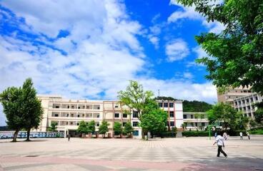 贵阳市开阳县第三中学