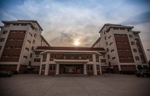 隆昌县胡家中学