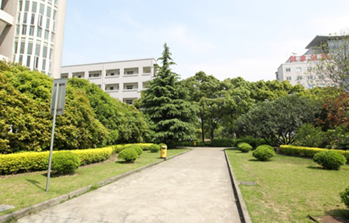 六枝特区岩脚镇胜森中学