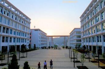 大理市银桥镇第一中学