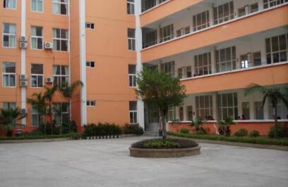 东南学校