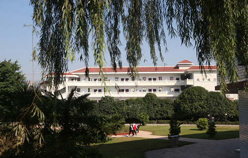 沈阳市彰驿镇中学