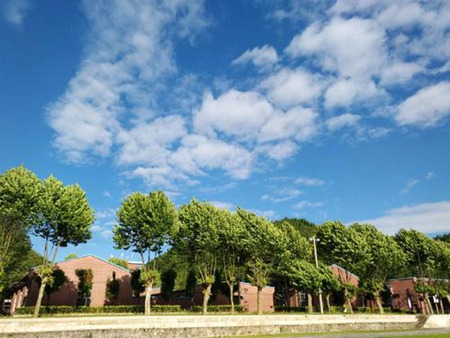 贵州现代经济学校